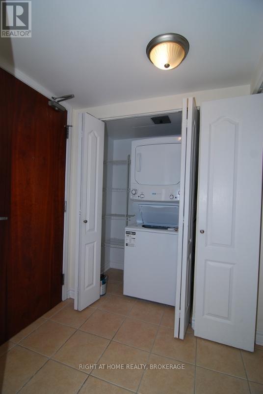 1407 - 4080 Living Arts Drive, Mississauga (City Centre), Ontario  L5B 4N3 - Photo 11 - W12149272