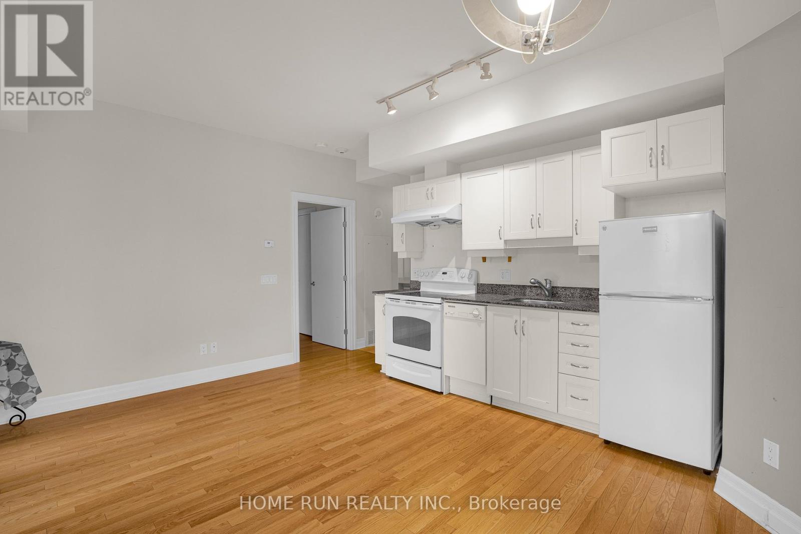 708 - 245 Kent Street, Ottawa, Ontario  K2P 0A5 - Photo 5 - X12149276