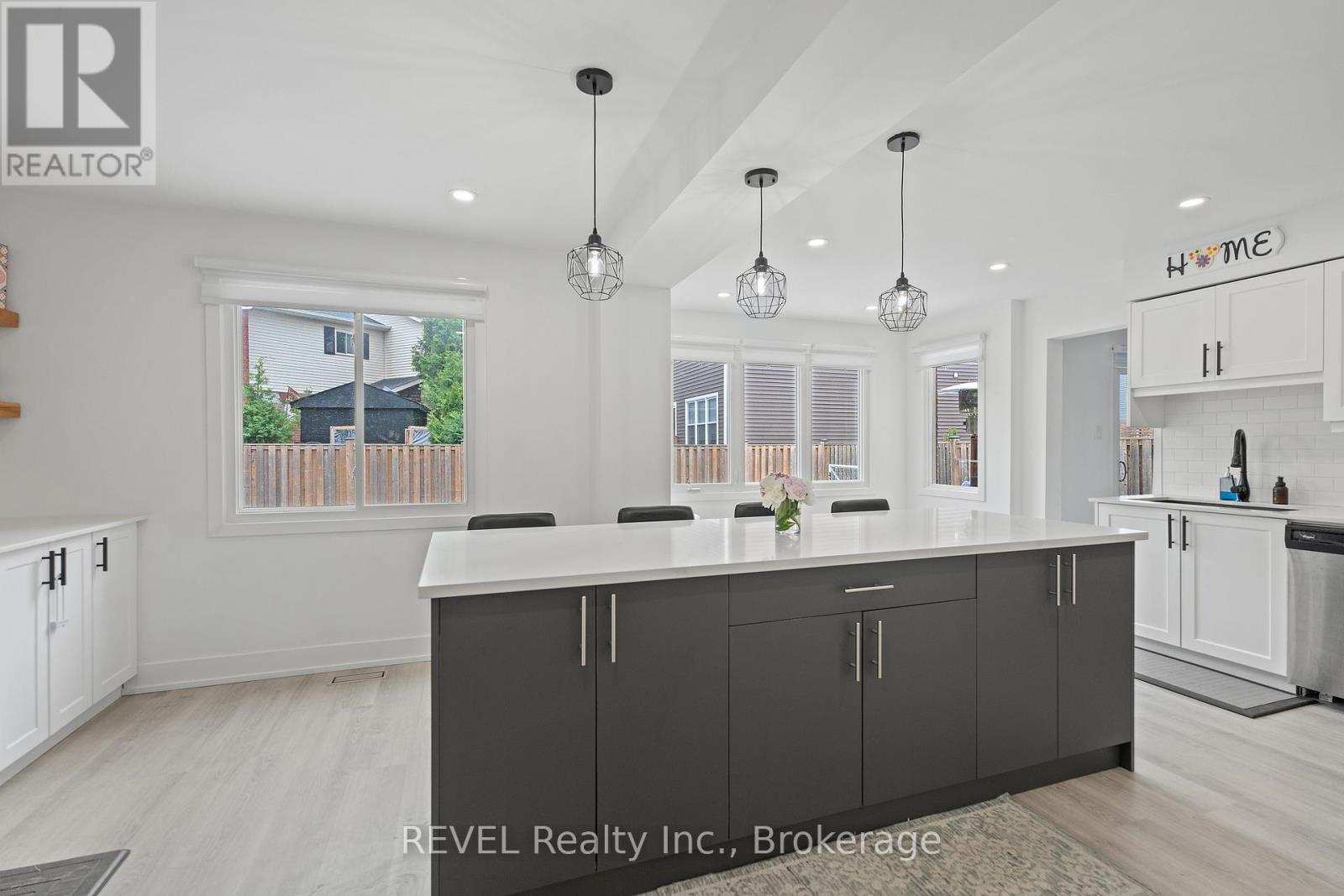 5 Elderwood Drive, St. Catharines (Grapeview), Ontario  L2S 3E7 - Photo 12 - X12149322