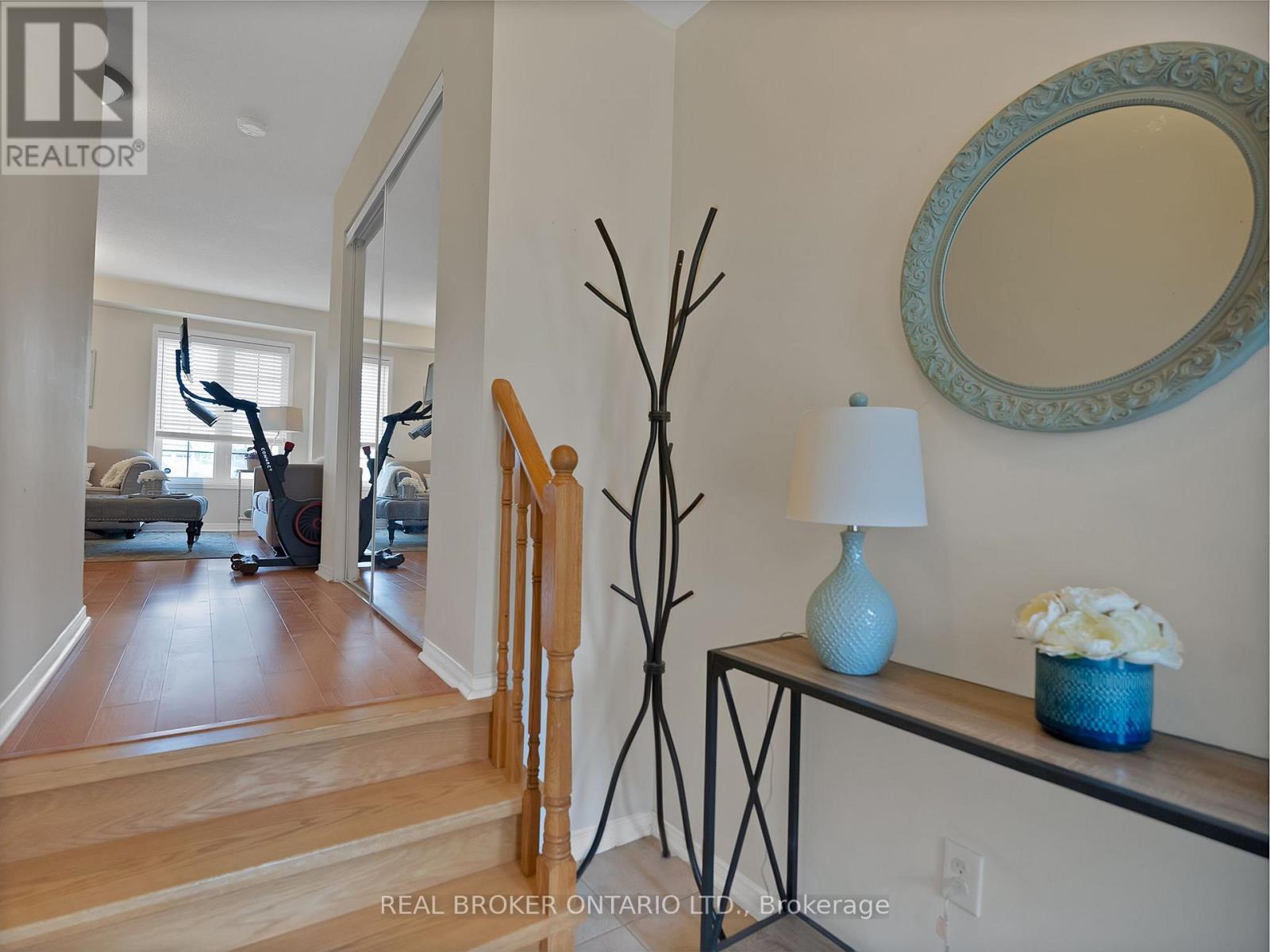 Property at 505 ROSSLAND ROAD E image 2