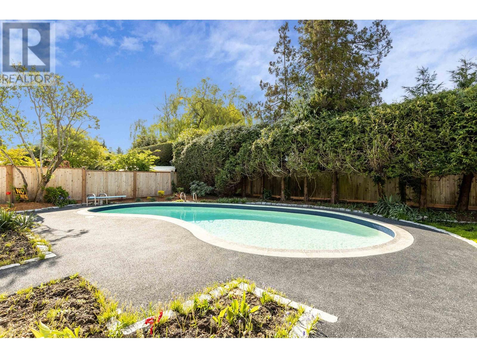 10080 Rosedene Crescent, Richmond, British Columbia  V7A 2P7 - Photo 3 - R2995231