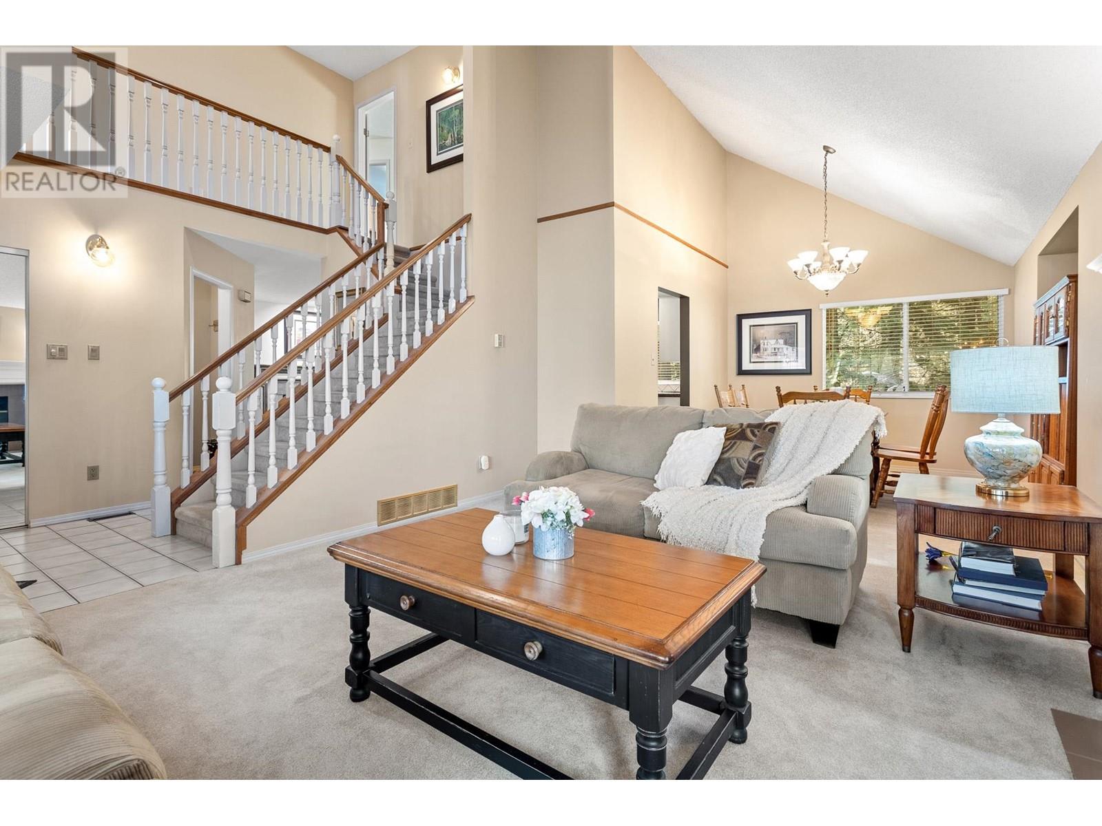 8 Parkwood Place, Port Moody, British Columbia  V3H 4K6 - Photo 7 - R2961682