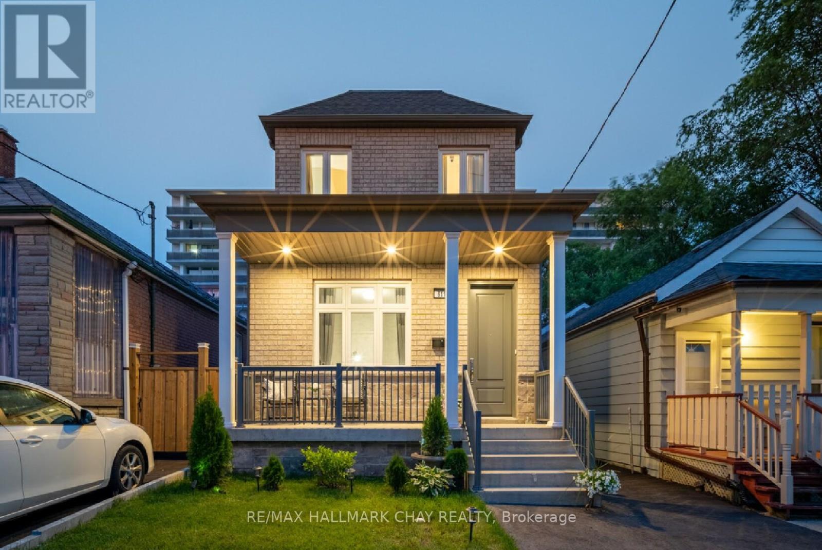 611 Northcliffe Boulevard, Toronto, Ontario  M6E 3L8 - Photo 3 - C12149286
