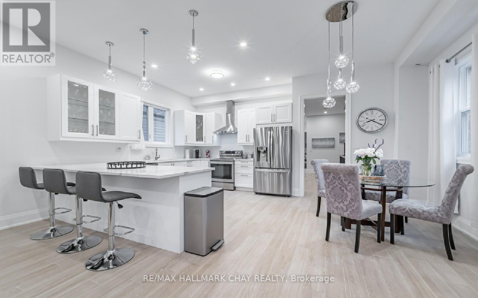611 Northcliffe Boulevard, Toronto, Ontario  M6E 3L8 - Photo 8 - C12149286