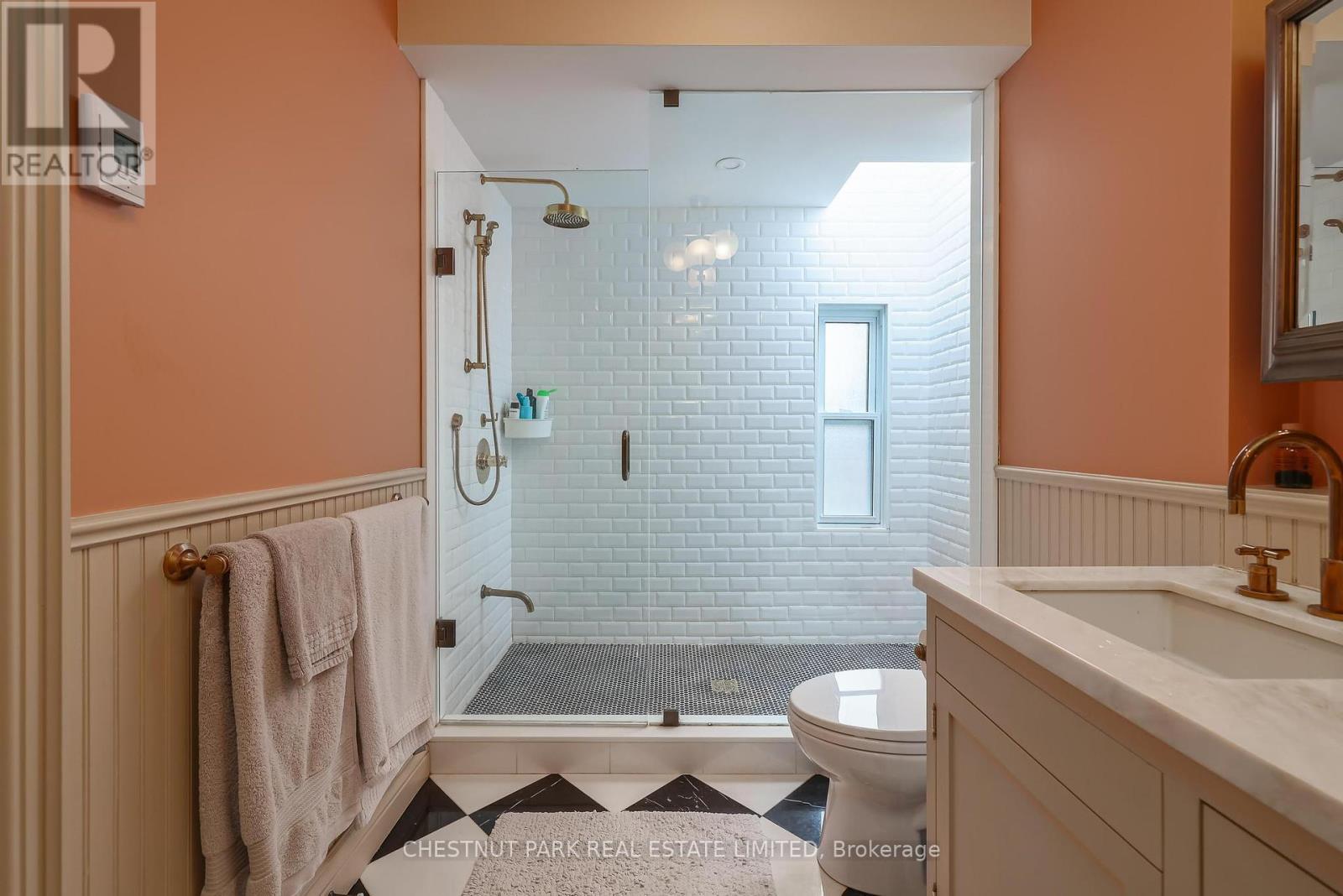 15 Mcmaster Avenue, Toronto, Ontario  M4V 1A8 - Photo 20 - C12149314