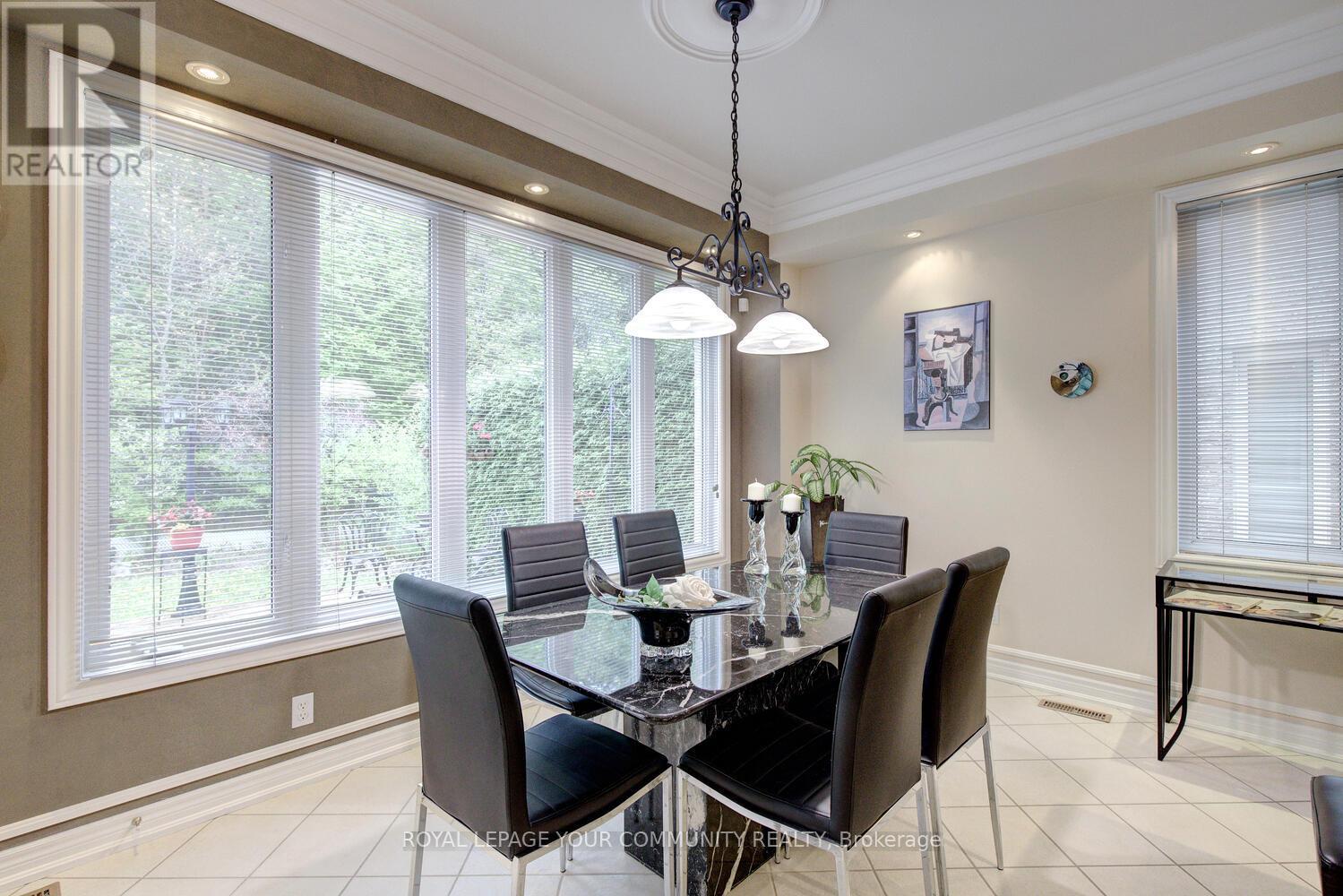 119 Thornhill Woods Drive, Vaughan, Ontario  L4J 8R5 - Photo 19 - N12149274