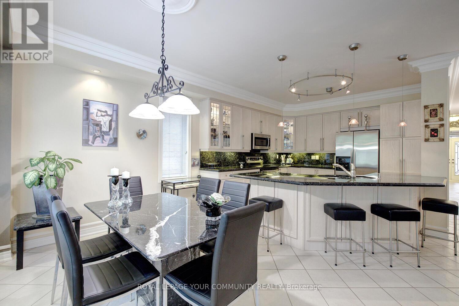 119 Thornhill Woods Drive, Vaughan, Ontario  L4J 8R5 - Photo 20 - N12149274