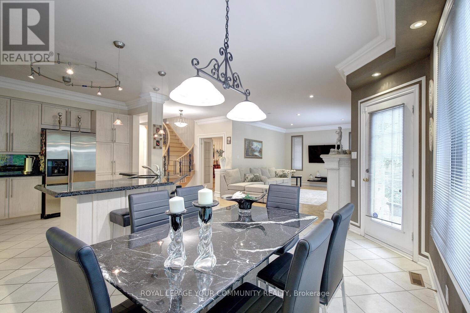 119 Thornhill Woods Drive, Vaughan, Ontario  L4J 8R5 - Photo 21 - N12149274