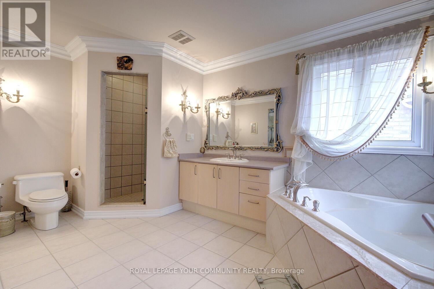 119 Thornhill Woods Drive, Vaughan, Ontario  L4J 8R5 - Photo 36 - N12149274
