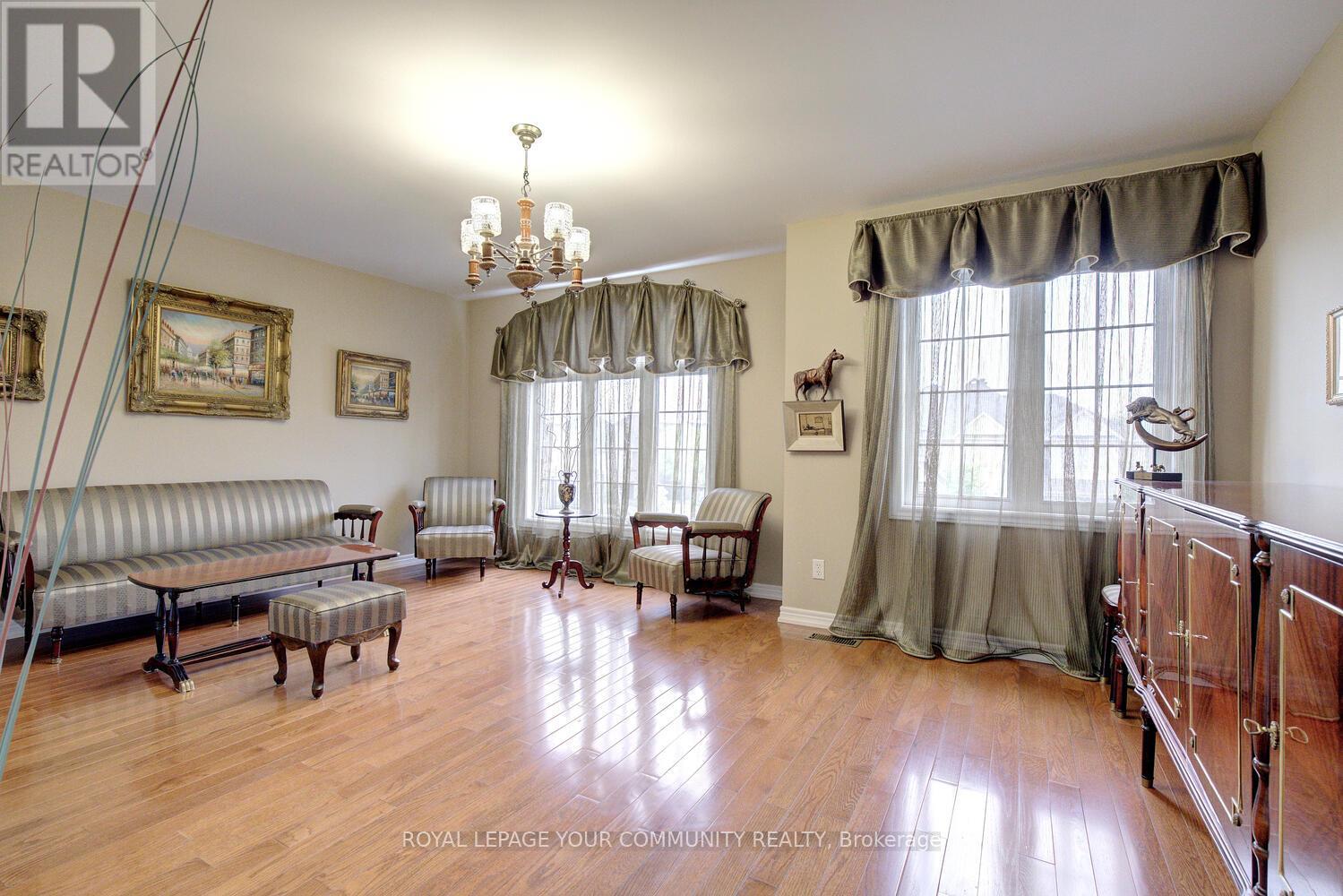 119 Thornhill Woods Drive, Vaughan, Ontario  L4J 8R5 - Photo 39 - N12149274