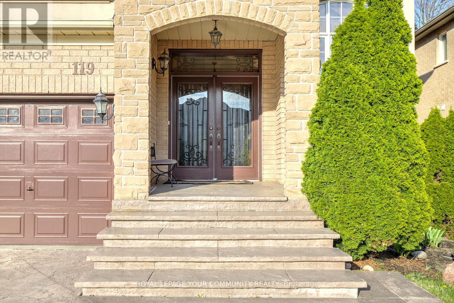 119 Thornhill Woods Drive, Vaughan, Ontario  L4J 8R5 - Photo 4 - N12149274