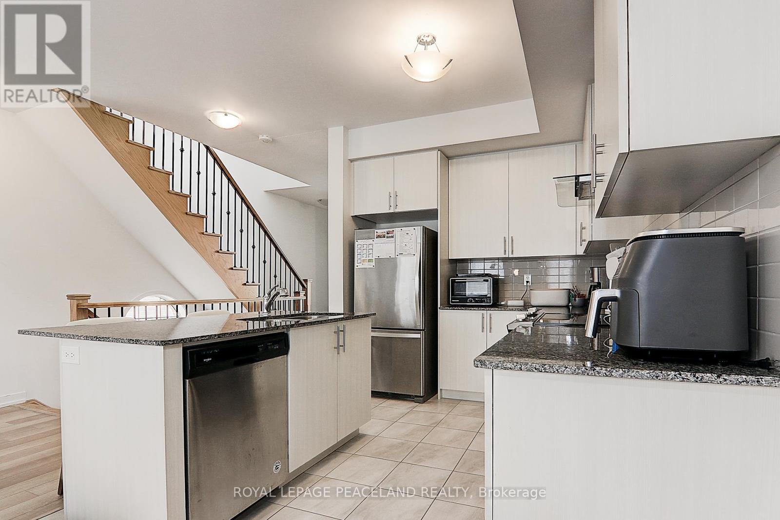 9 Heswall Lane, Newmarket, Ontario  L3Y 0E3 - Photo 15 - N12149294