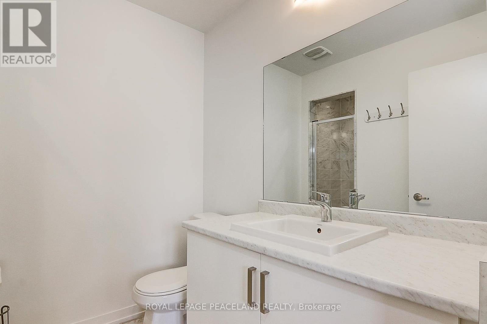 9 Heswall Lane, Newmarket, Ontario  L3Y 0E3 - Photo 5 - N12149294