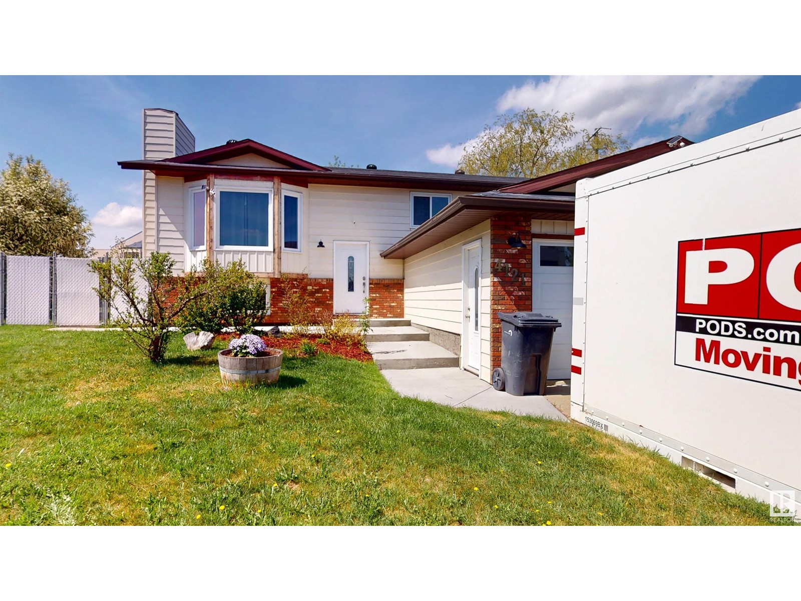 Property at 4121 48 AV image 1