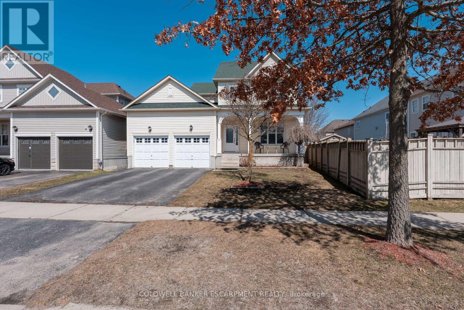 39 Hurst Street, Halton Hills, Ontario  L7J 2Z8 - Photo 1 - W12149277