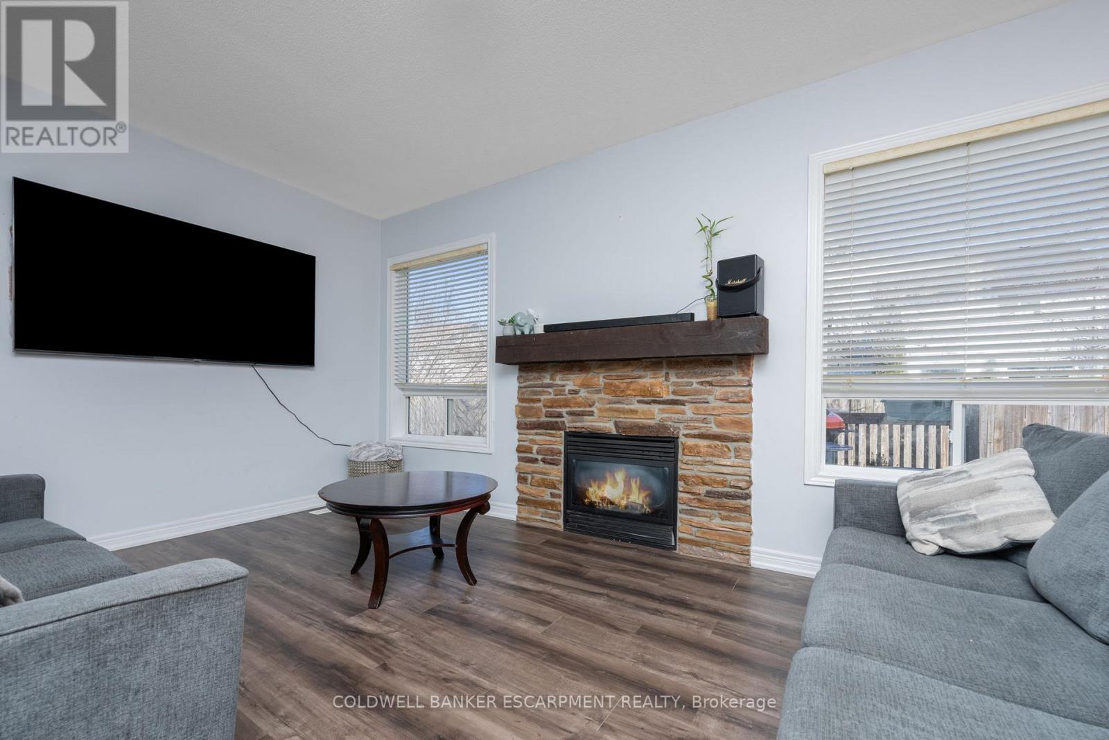 39 Hurst Street, Halton Hills, Ontario  L7J 2Z8 - Photo 11 - W12149277