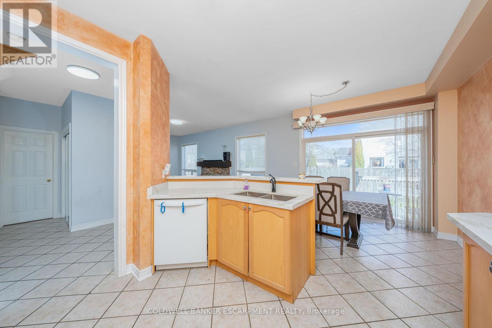 39 Hurst Street, Halton Hills, Ontario  L7J 2Z8 - Photo 13 - W12149277