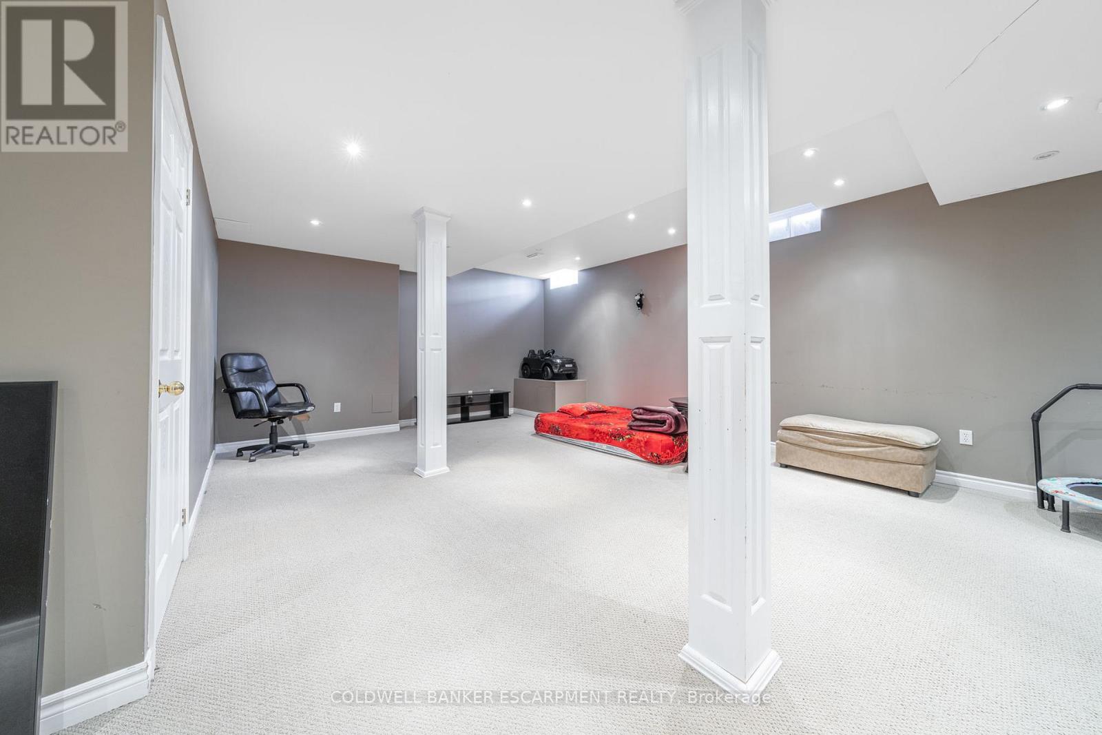 39 Hurst Street, Halton Hills, Ontario  L7J 2Z8 - Photo 35 - W12149277