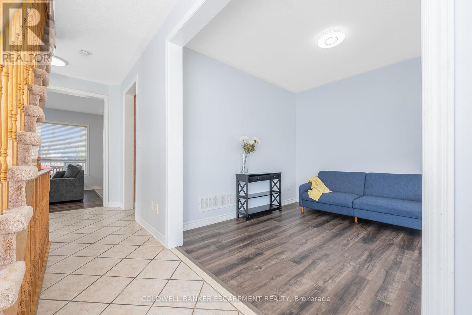 39 Hurst Street, Halton Hills, Ontario  L7J 2Z8 - Photo 7 - W12149277