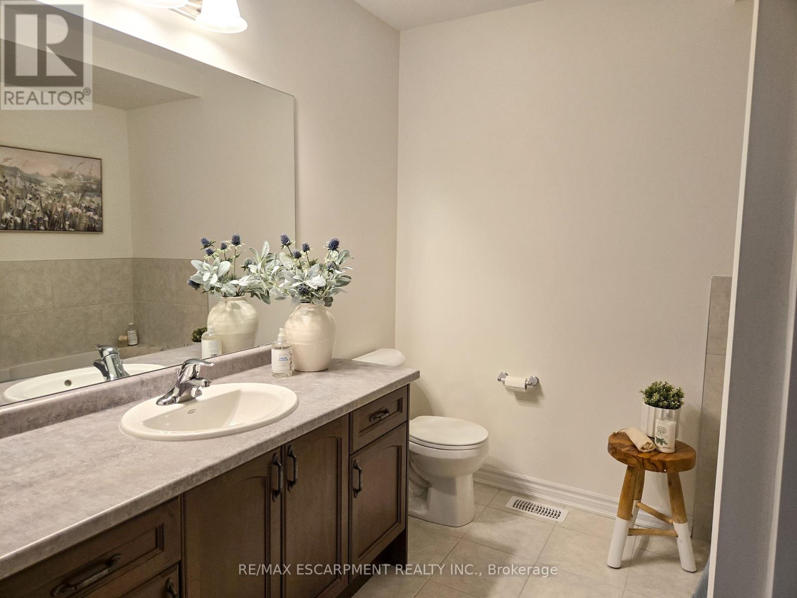 118 - 305 Garner Road W, Hamilton, Ontario  L9G 3K9 - Photo 13 - X12149296