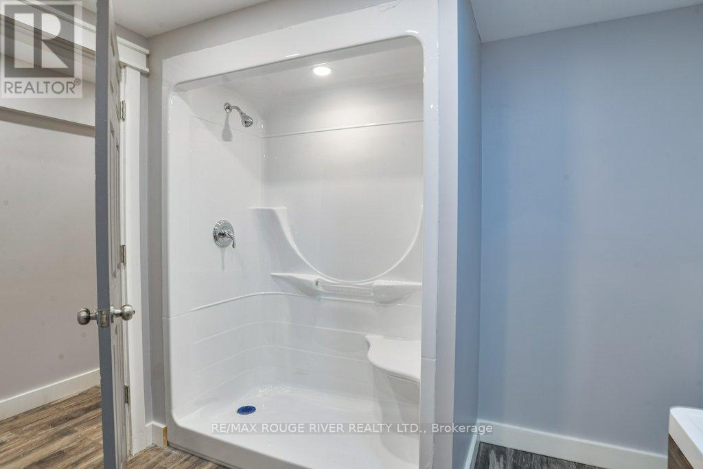 125 Oakwood Drive, Gravenhurst (Muskoka (S)), Ontario  P1P 1B3 - Photo 19 - X12149313