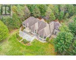 10 WOODLOT COURT, Whitchurch-Stouffville, Ontario
