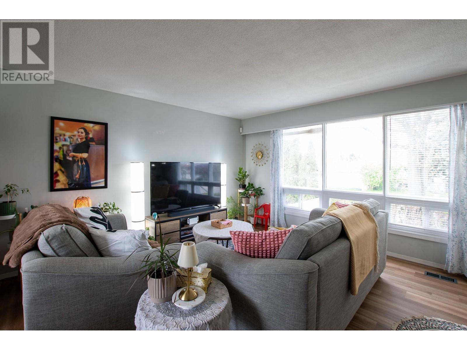 766 Carney Street, Prince George, British Columbia  V2M 2X6 - Photo 4 - R3002136