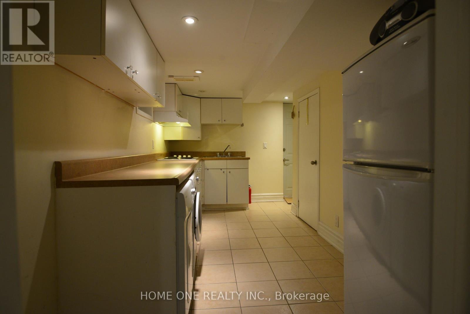 Bsmt - 146 Rosemount Avenue, Toronto, Ontario  M6H 2N1 - Photo 8 - W12149328