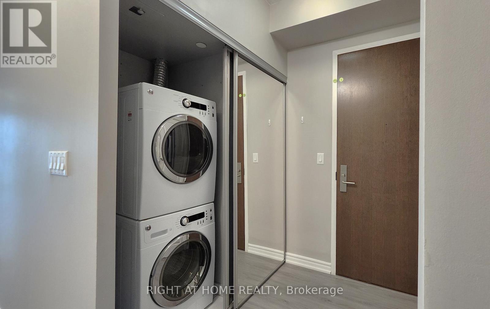 3901 - 386 Yonge Street, Toronto, Ontario  M5B 0A5 - Photo 24 - C12136978