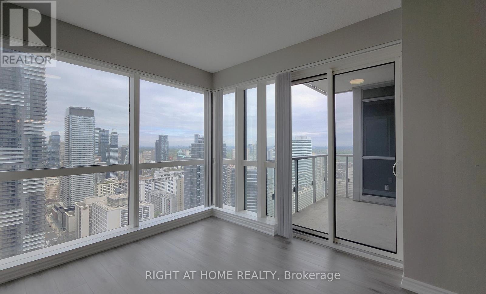 3901 - 386 Yonge Street, Toronto, Ontario  M5B 0A5 - Photo 5 - C12136978