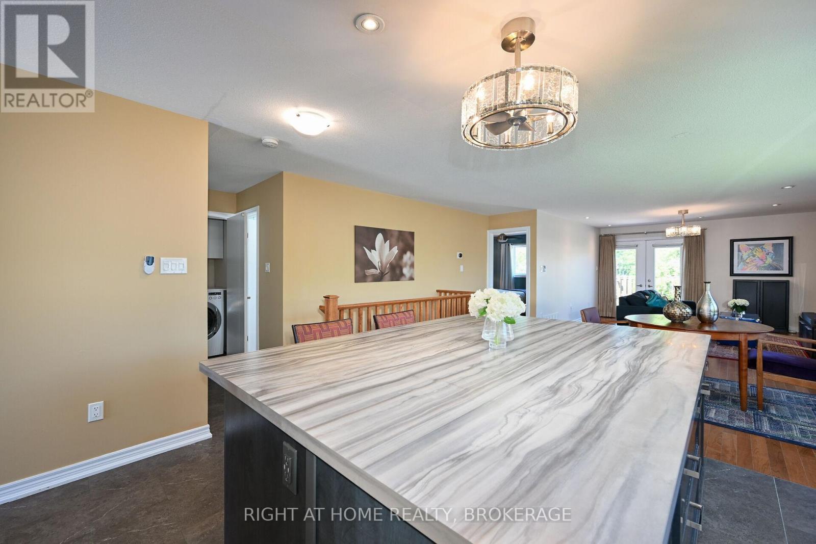 28 Woodburn Avenue, St. Catharines, Ontario  L2P 0B8 - Photo 9 - X12149337