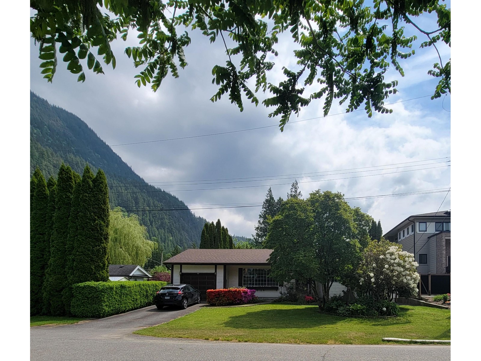 420 BEAR AVENUE|Harrison Hot Springs, Harrison Hot Springs, British Columbia