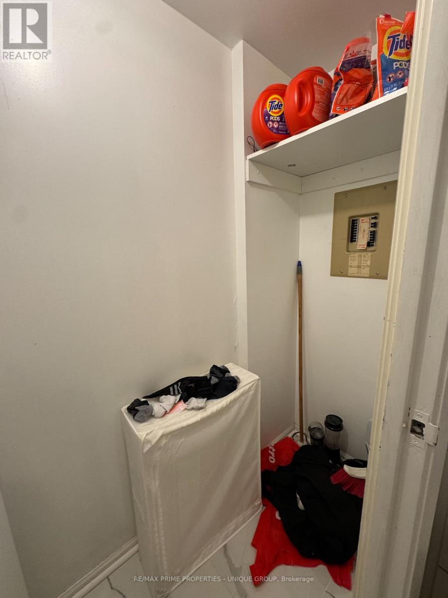 1206 - 717 Bay Street, Toronto, Ontario  M5G 2J9 - Photo 17 - C12081231