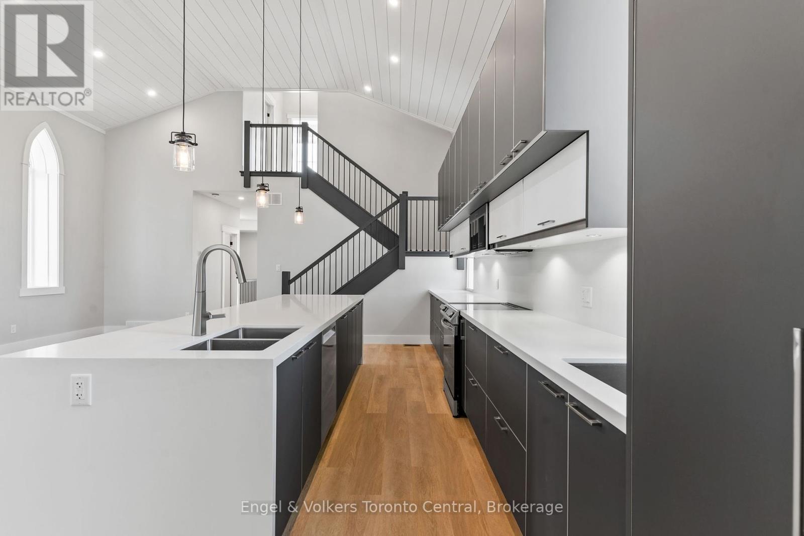 57 Crawford Street, Chatsworth, Ontario  N0H 1G0 - Photo 19 - X12149351