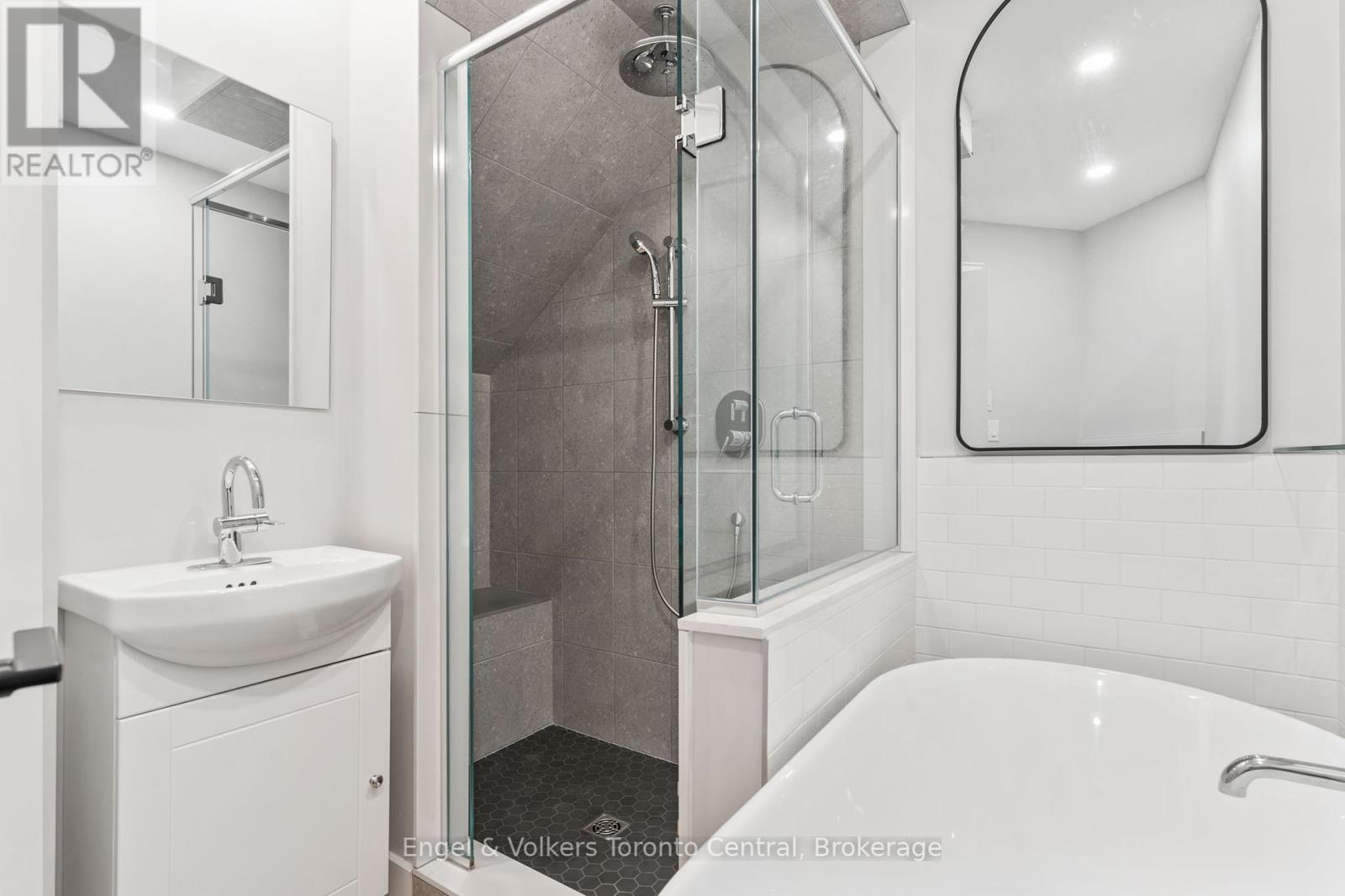 57 Crawford Street, Chatsworth, Ontario  N0H 1G0 - Photo 23 - X12149351