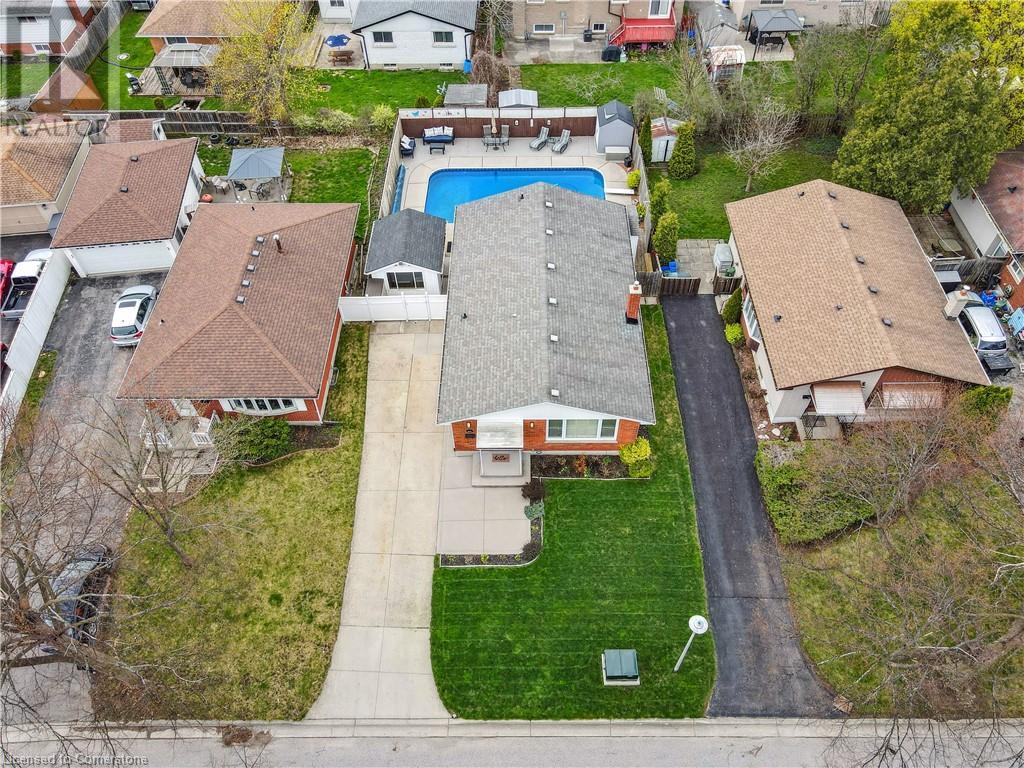 Photo 2 of 46 for 108 Cantley Crescent