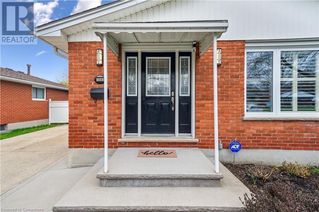 Photo 4 of 46 for 108 Cantley Crescent