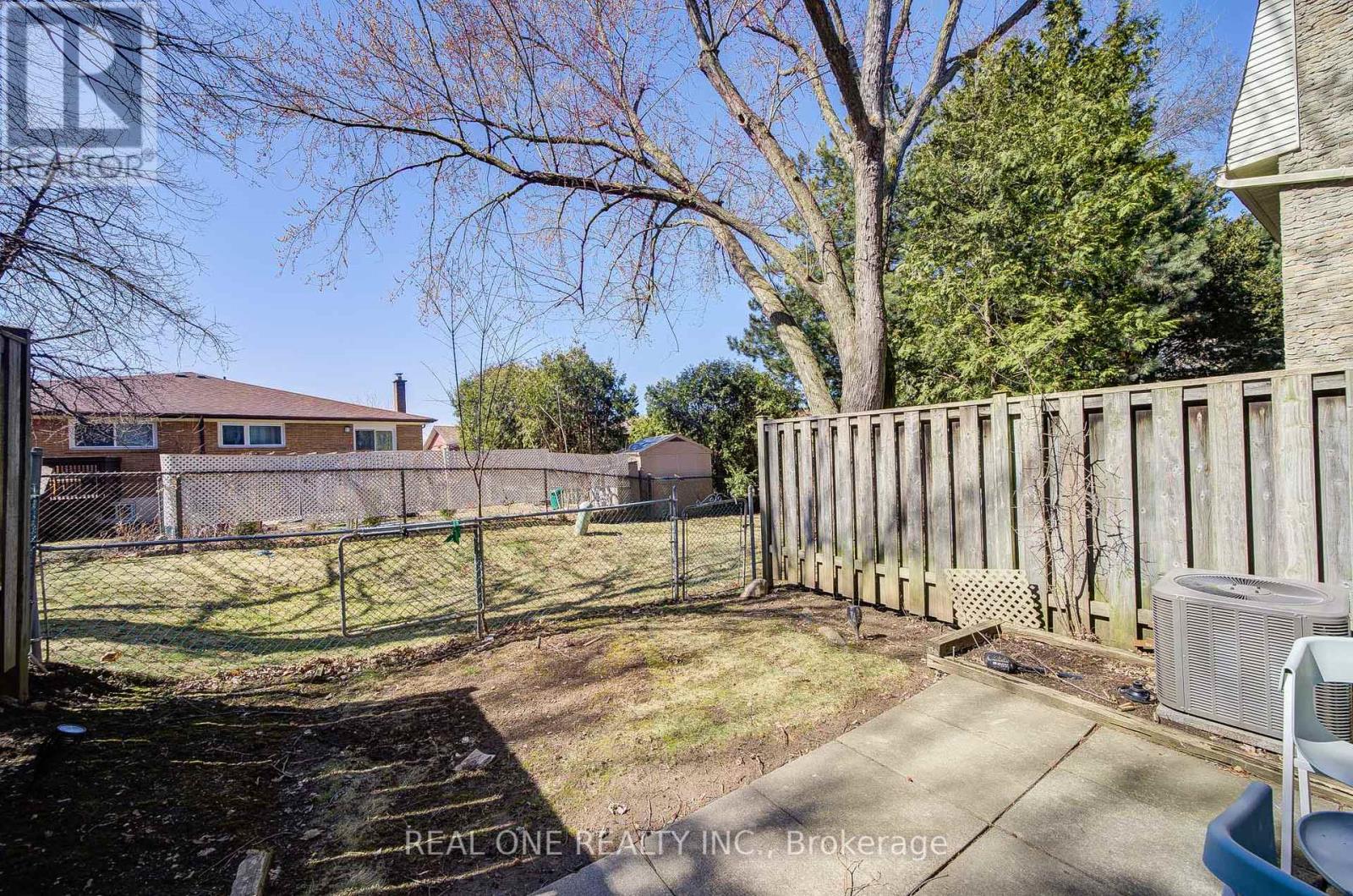 8 Rusty Crest Way, Toronto, Ontario  M2J 2Y4 - Photo 34 - C12149347
