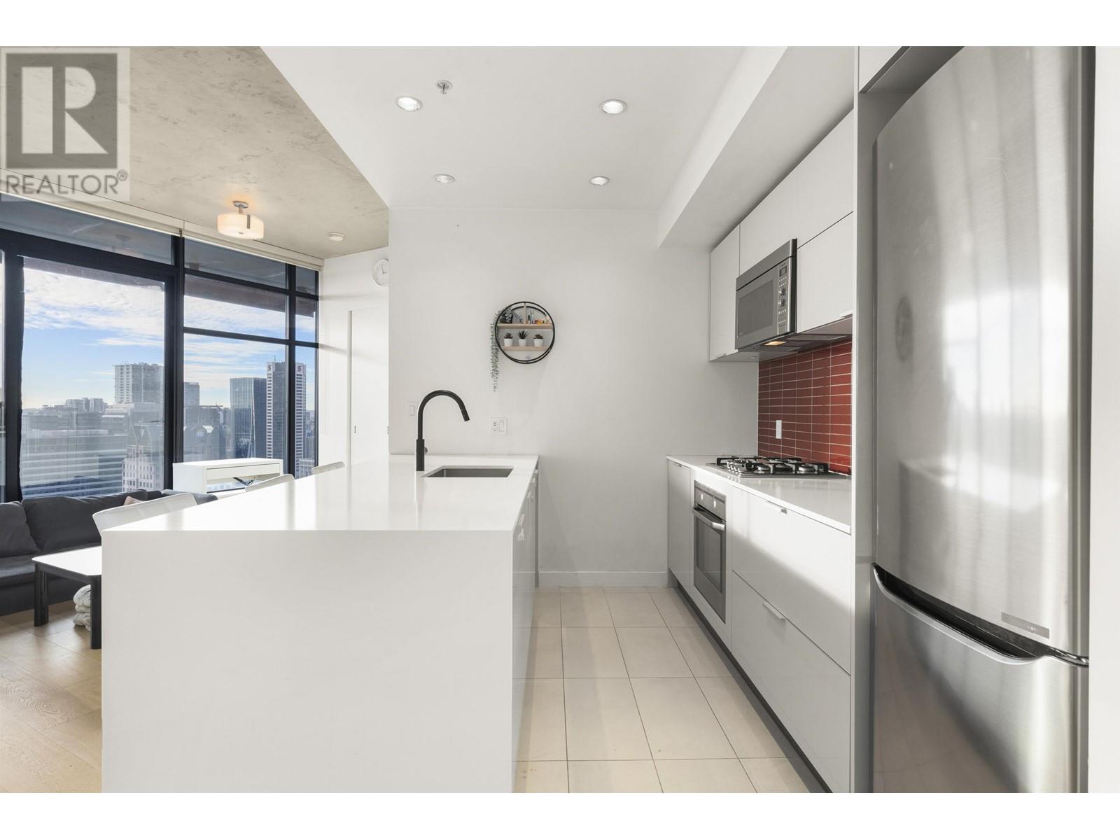 Listing Picture 12 of 27 : 4108 128 W CORDOVA STREET, Vancouver / 溫哥華 - 魯藝地產 Yvonne Lu Group - MLS Medallion Club Member