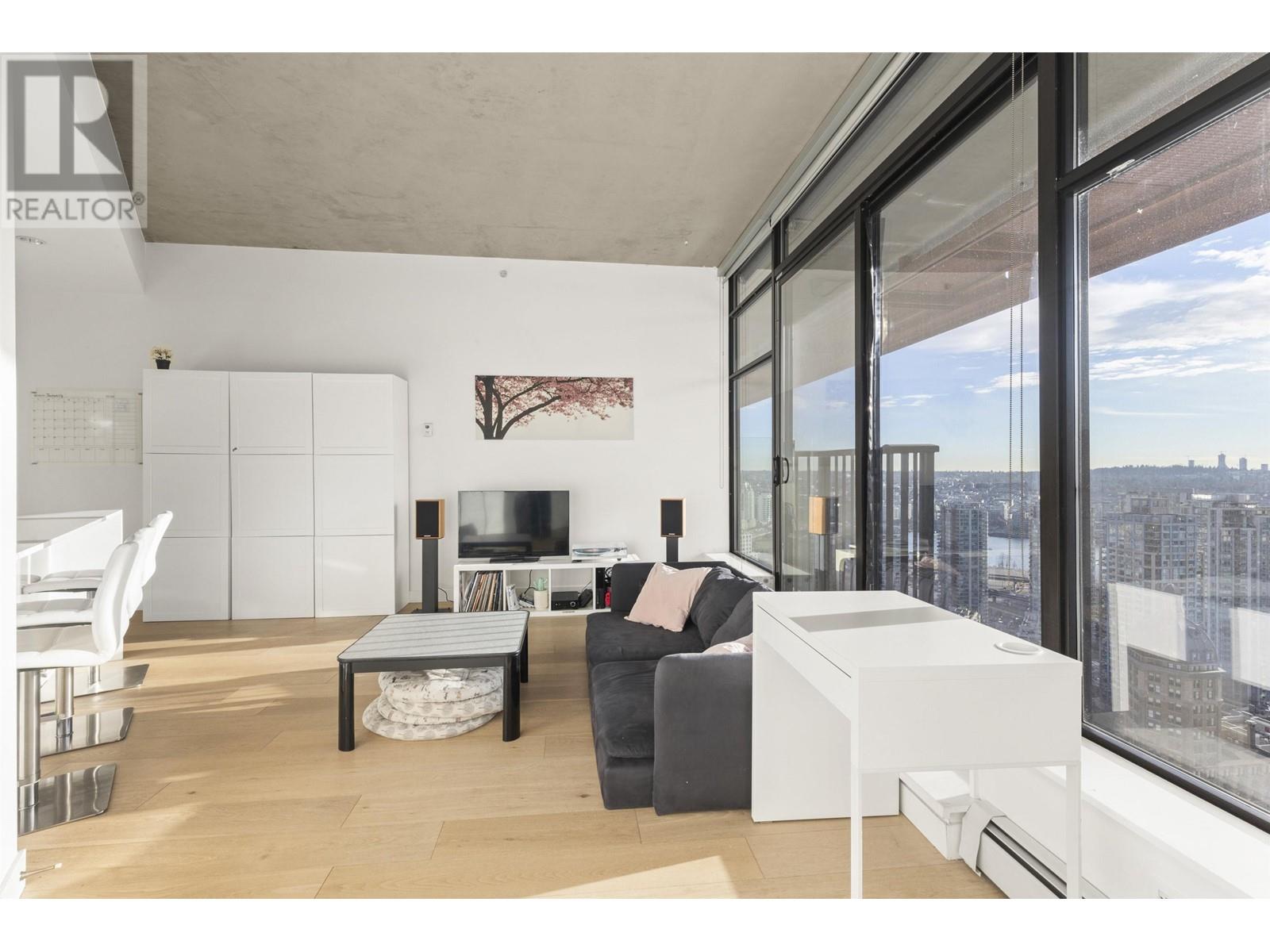 Listing Picture 4 of 27 : 4108 128 W CORDOVA STREET, Vancouver / 溫哥華 - 魯藝地產 Yvonne Lu Group - MLS Medallion Club Member