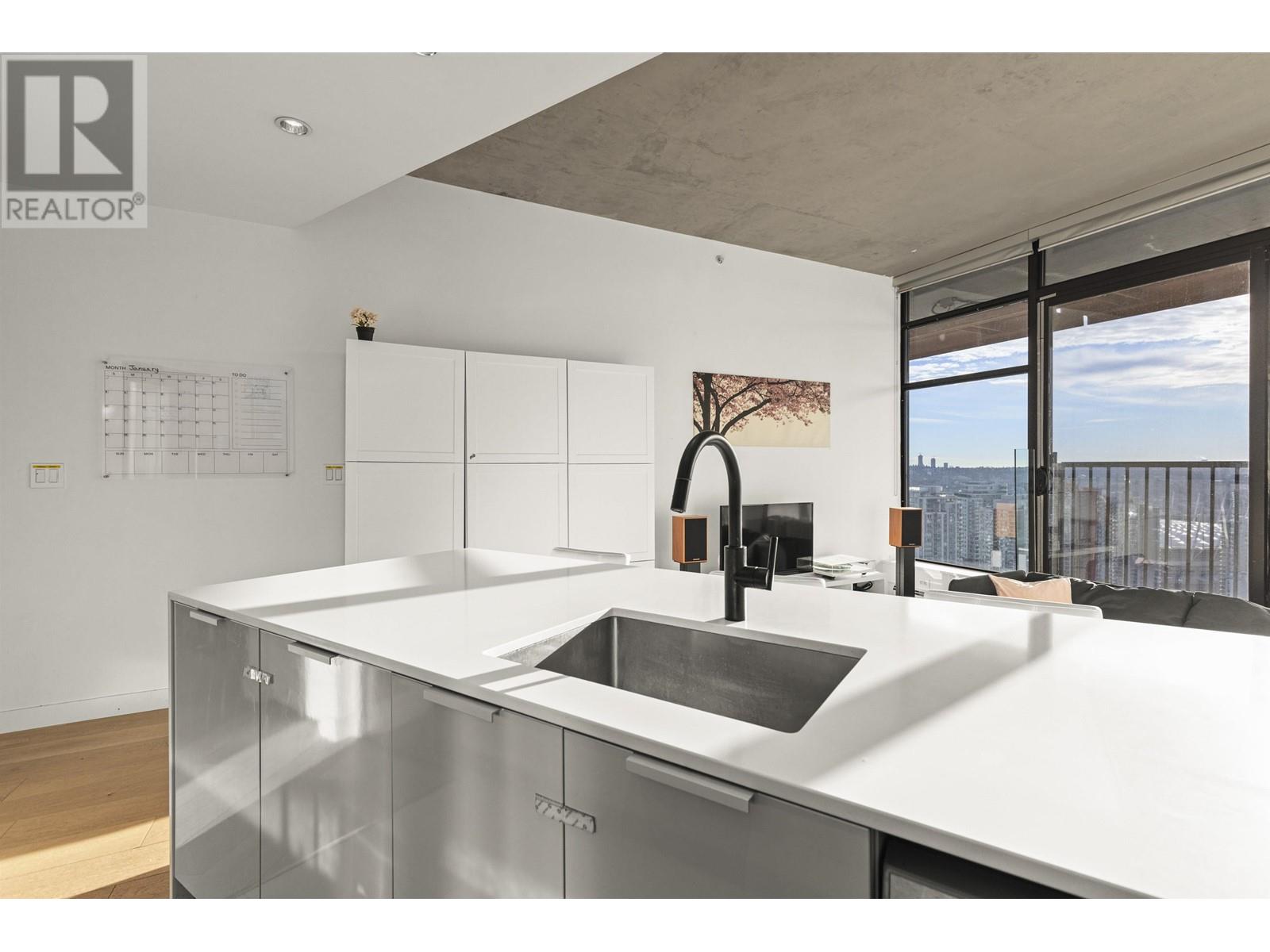 Listing Picture 13 of 27 : 4108 128 W CORDOVA STREET, Vancouver / 溫哥華 - 魯藝地產 Yvonne Lu Group - MLS Medallion Club Member