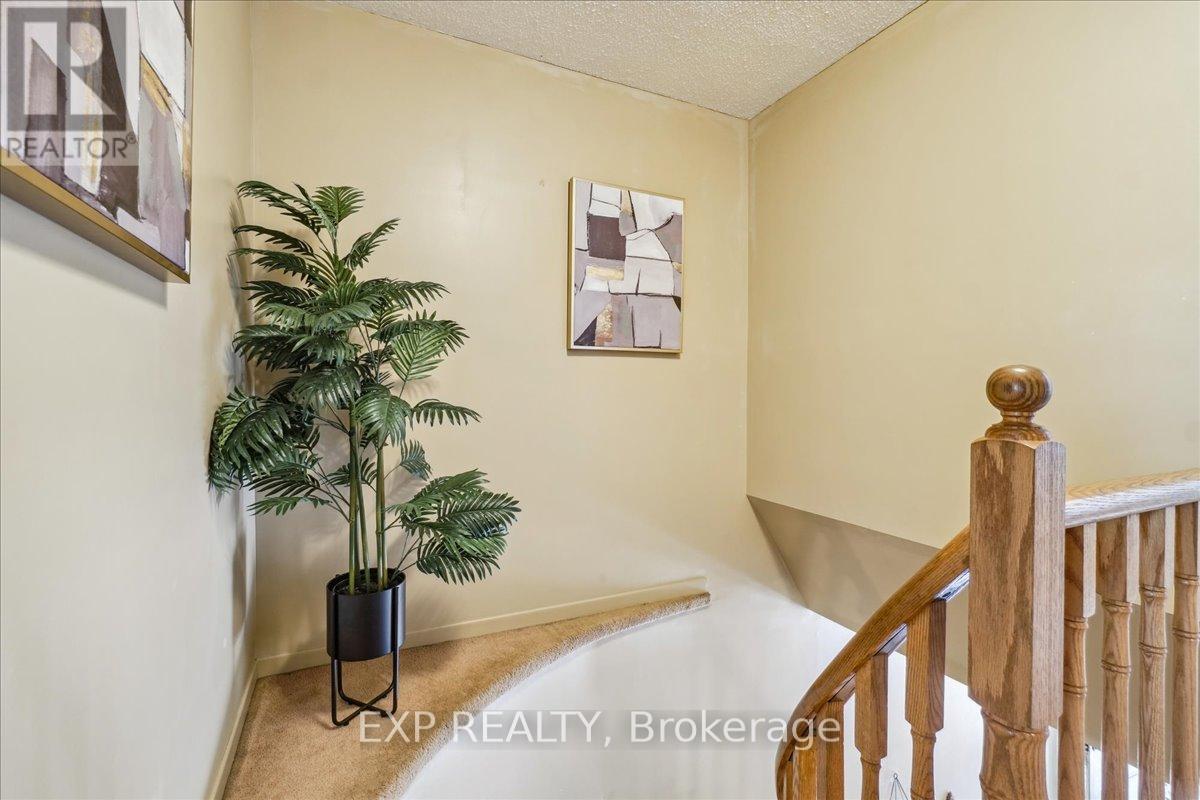 7 Rosset Valley Court, Halton Hills (Georgetown), Ontario  L7G 5E1 - Photo 22 - W12100290