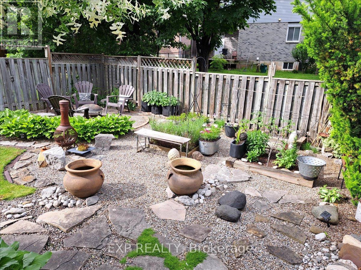 7 Rosset Valley Court, Halton Hills, Ontario  L7G 5E1 - Photo 40 - W12100290