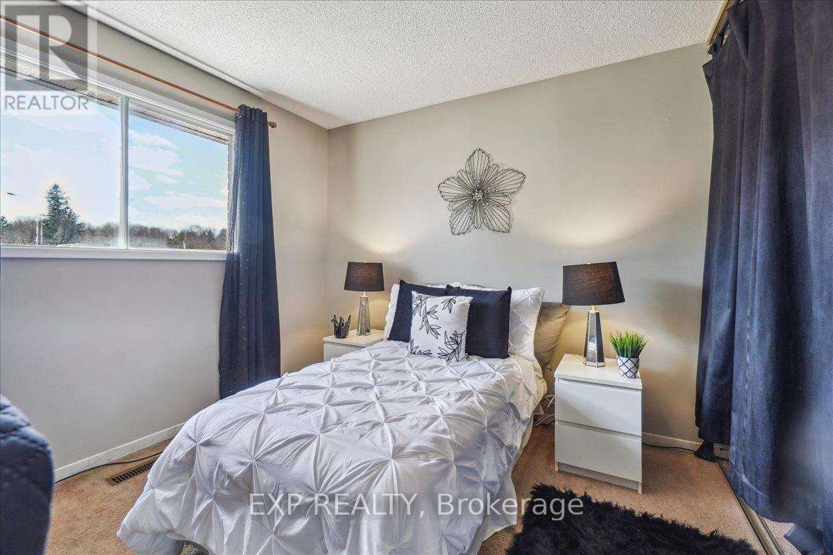 7 Rosset Valley Court, Halton Hills, Ontario  L7G 5E1 - Photo 30 - W12100290