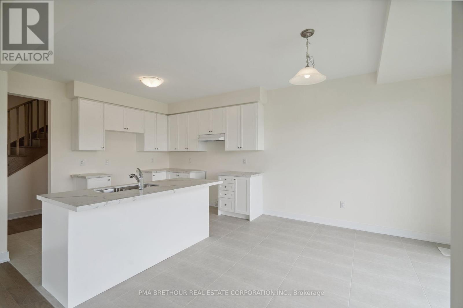78 Walter Tunny Crescent, East Gwillimbury, Ontario  L9N 0R4 - Photo 11 - N12149355
