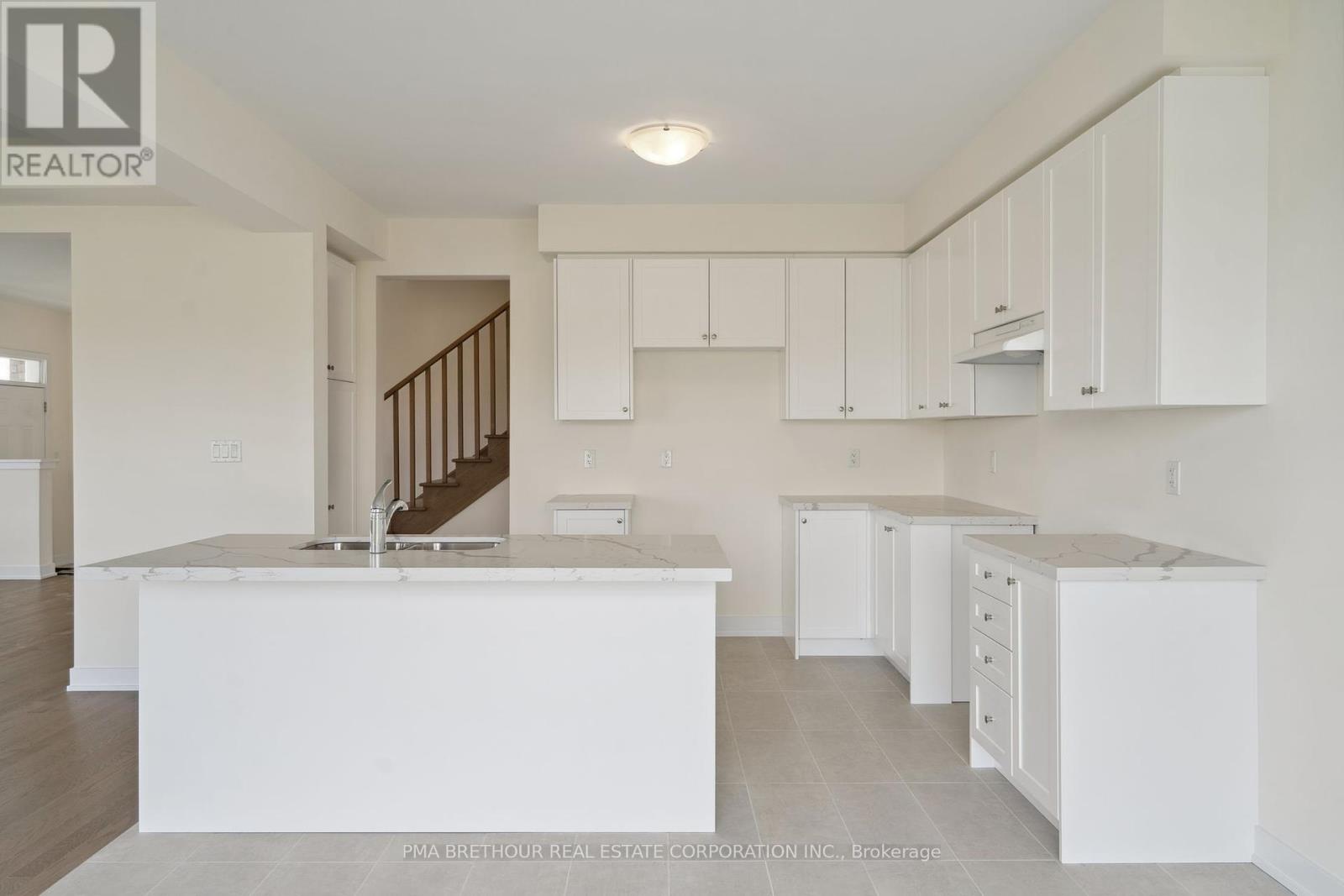 78 Walter Tunny Crescent, East Gwillimbury, Ontario  L9N 0R4 - Photo 13 - N12149355