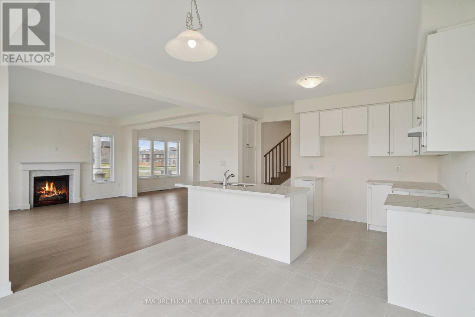 78 Walter Tunny Crescent, East Gwillimbury, Ontario  L9N 0R4 - Photo 14 - N12149355