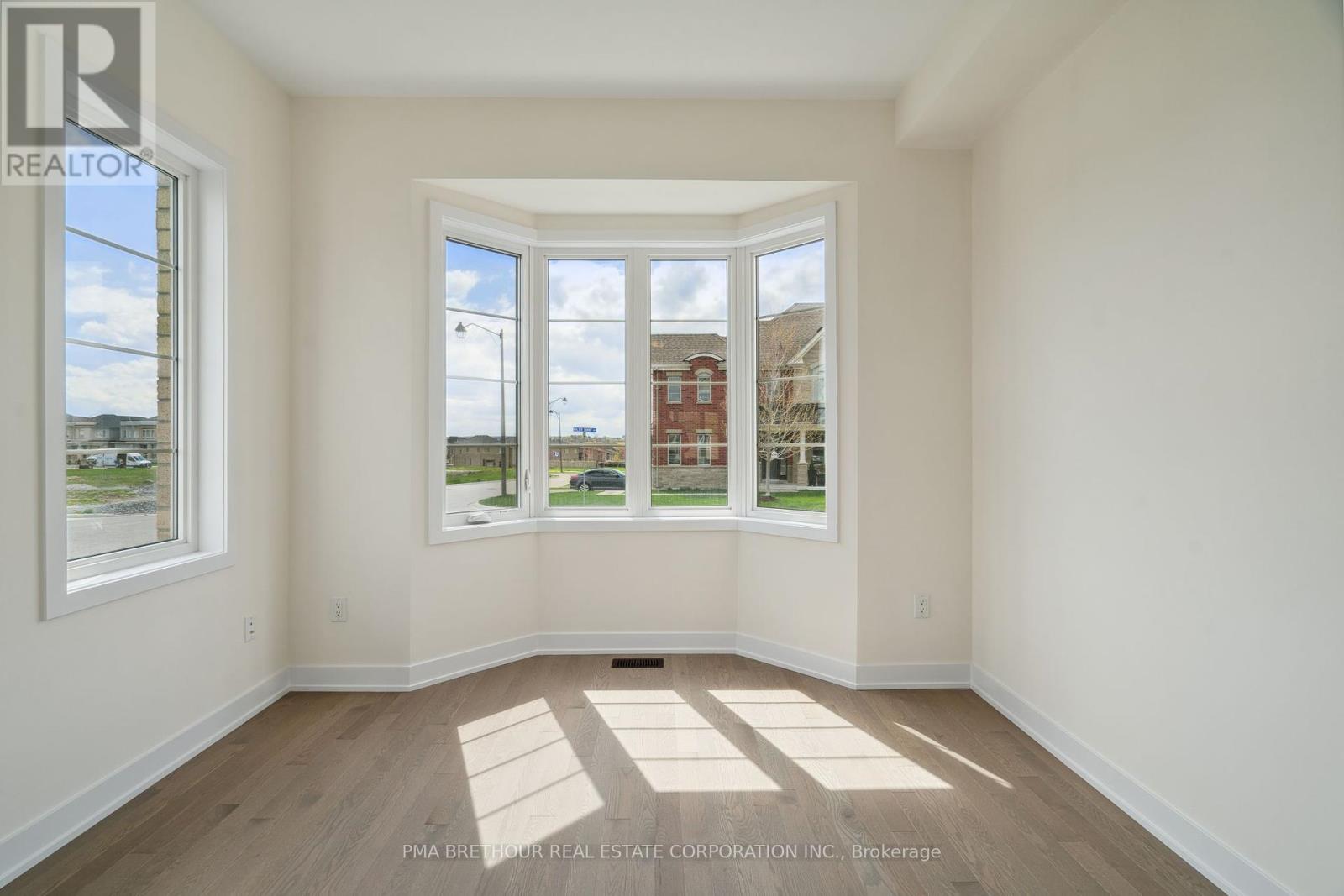 78 Walter Tunny Crescent, East Gwillimbury, Ontario  L9N 0R4 - Photo 17 - N12149355