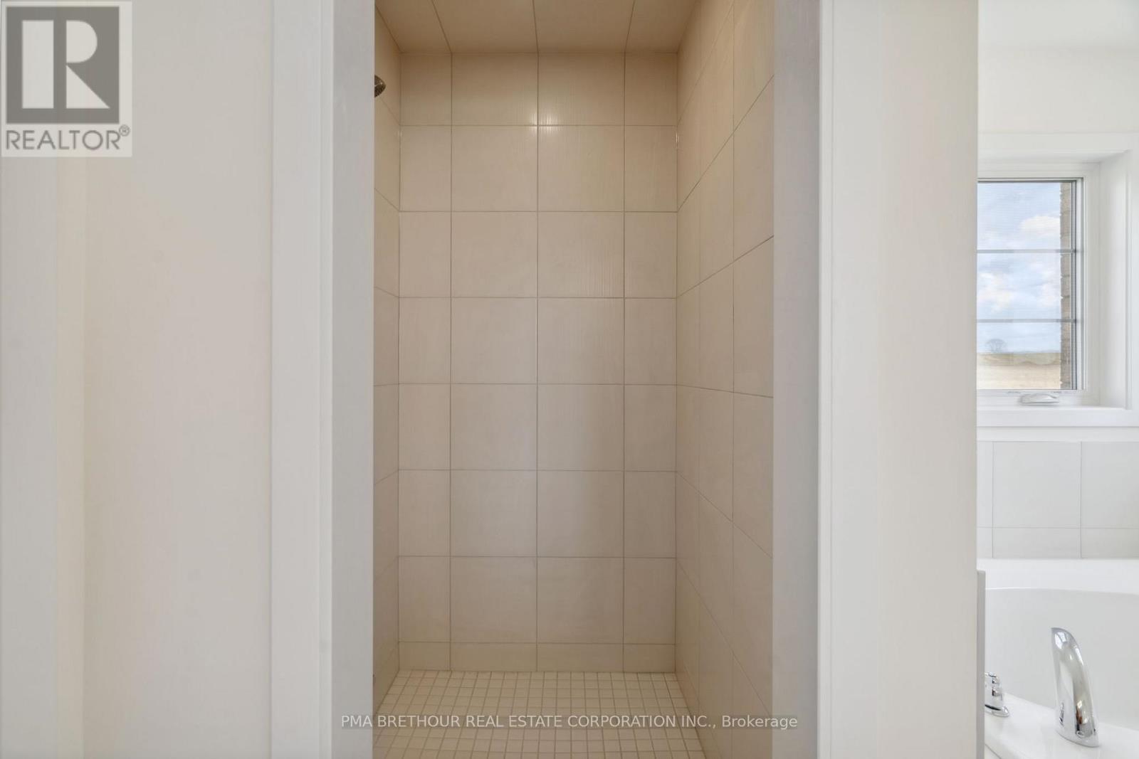 78 Walter Tunny Crescent, East Gwillimbury, Ontario  L9N 0R4 - Photo 27 - N12149355
