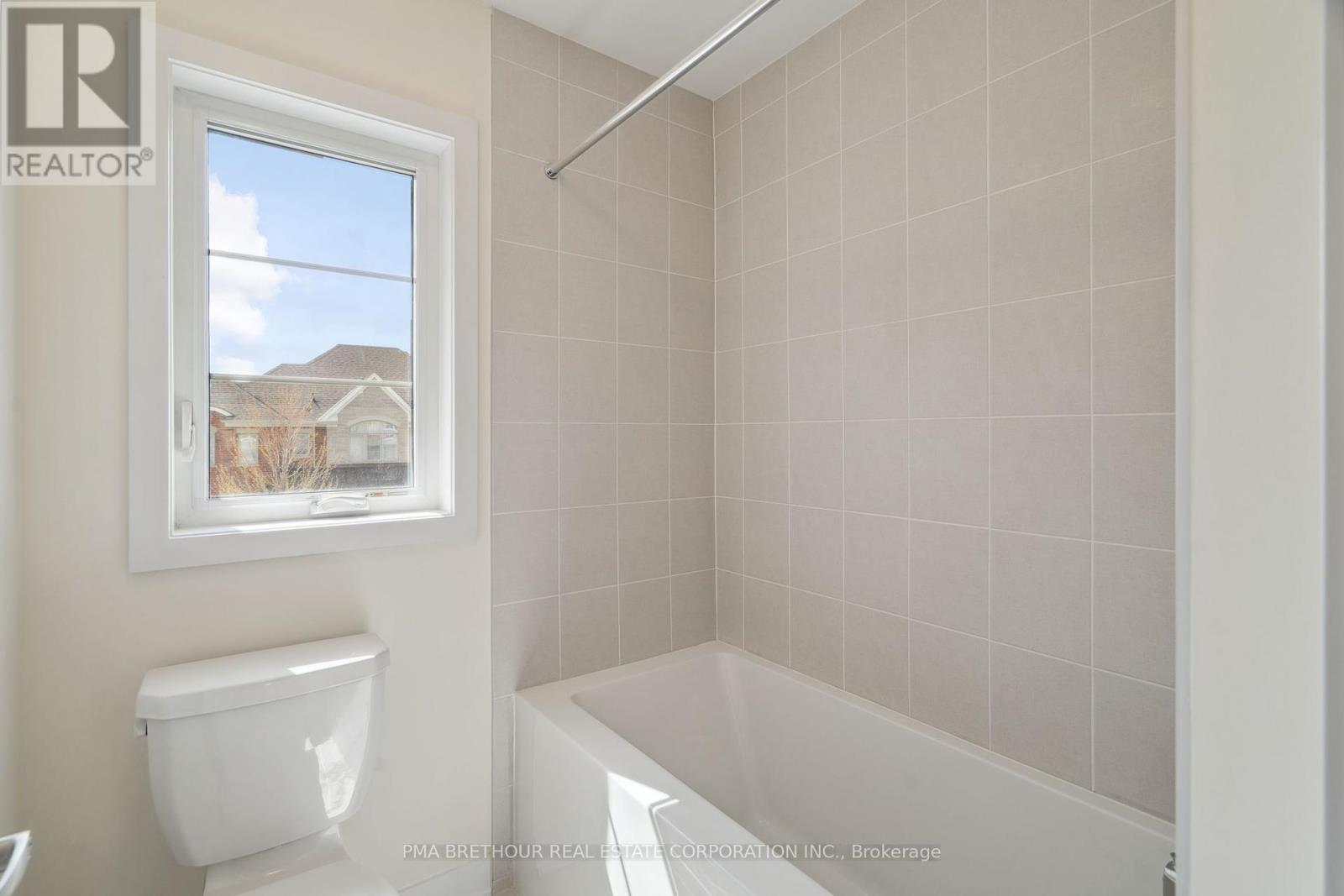 78 Walter Tunny Crescent, East Gwillimbury, Ontario  L9N 0R4 - Photo 33 - N12149355